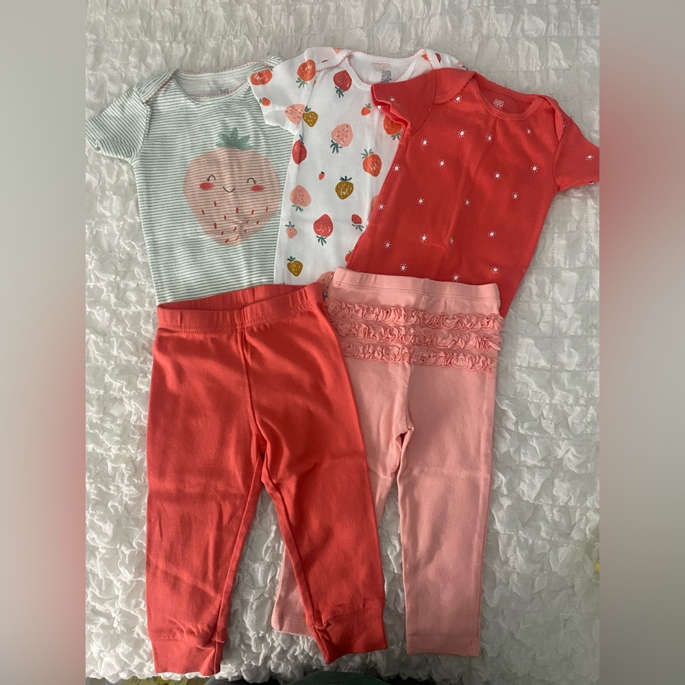 5-piece Strawberry set 🍓 - size 18 months